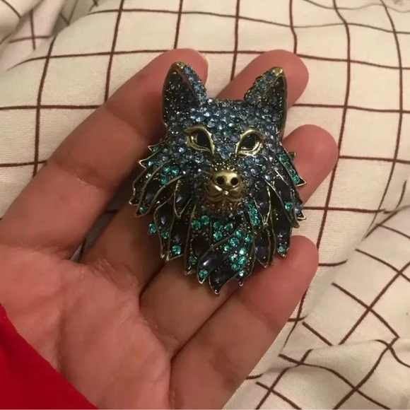 Betsey Johnson Wolf Crystal Blue Crystal Brooch - Picture 6 of 8